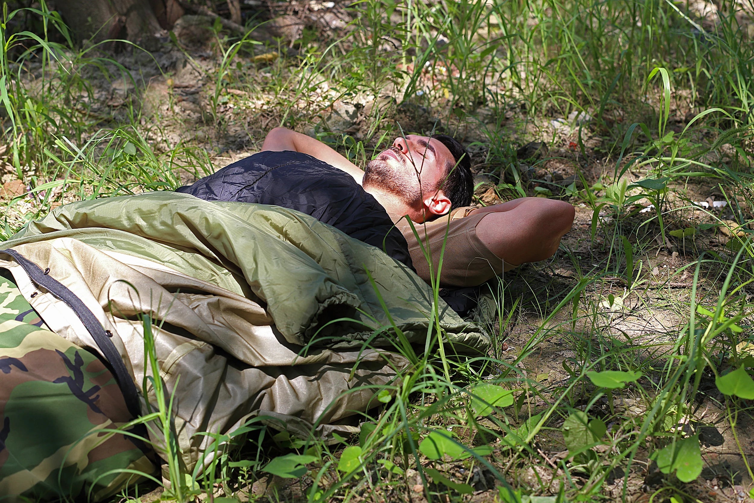 Tactical Bivy Cover Sleeping Bag – Waterproof Military Style Outdoor Sleeping Sack for Camping & Hiking Trekker Essentials