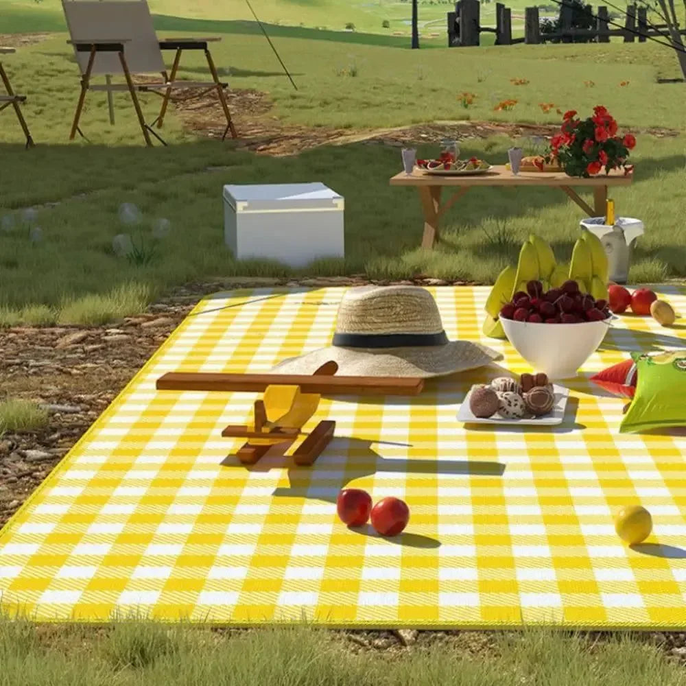 150x200cm Waterproof Picnic Mat – Sandproof Outdoor Blanket for Camping, Beach & Family Outings - Trekker Essentials