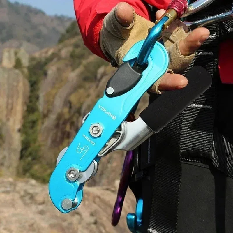 Outdoor Rock Climbing Handle-Controlled Abseiling Device - Rappelling and Descent Gear - Trekker Essentials