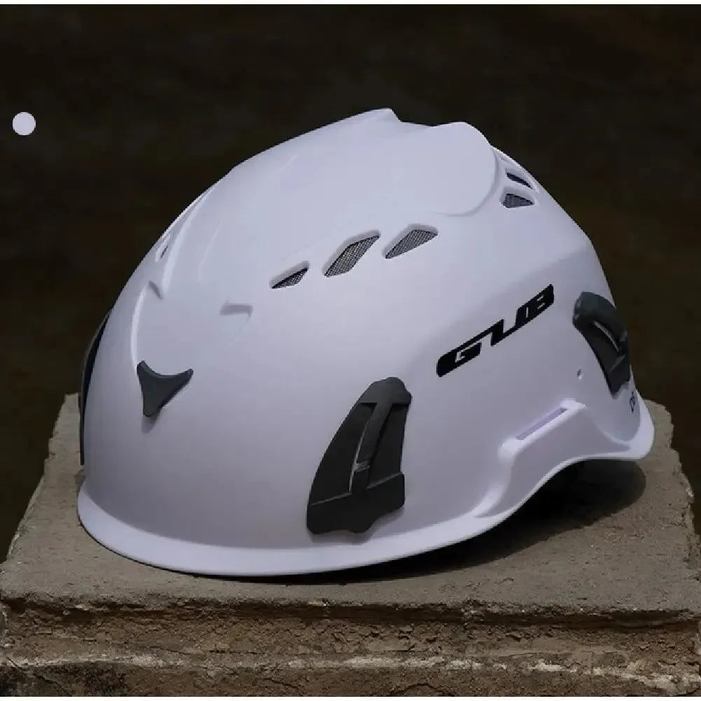 Professional Climbing and Mountain Biking Helmet - Safety and Protection for Outdoor Adventures - Trekker Essentials